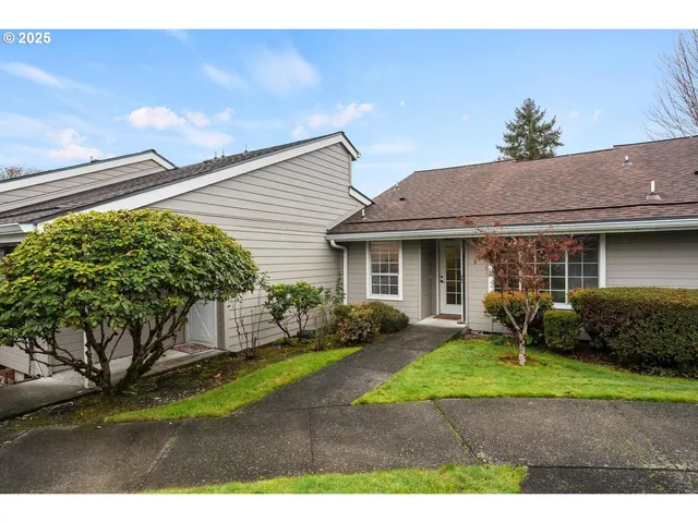 $224,000 | 13775 Southwest Scholls Ferry Road, Unit 3, Beaverton, OR 97008