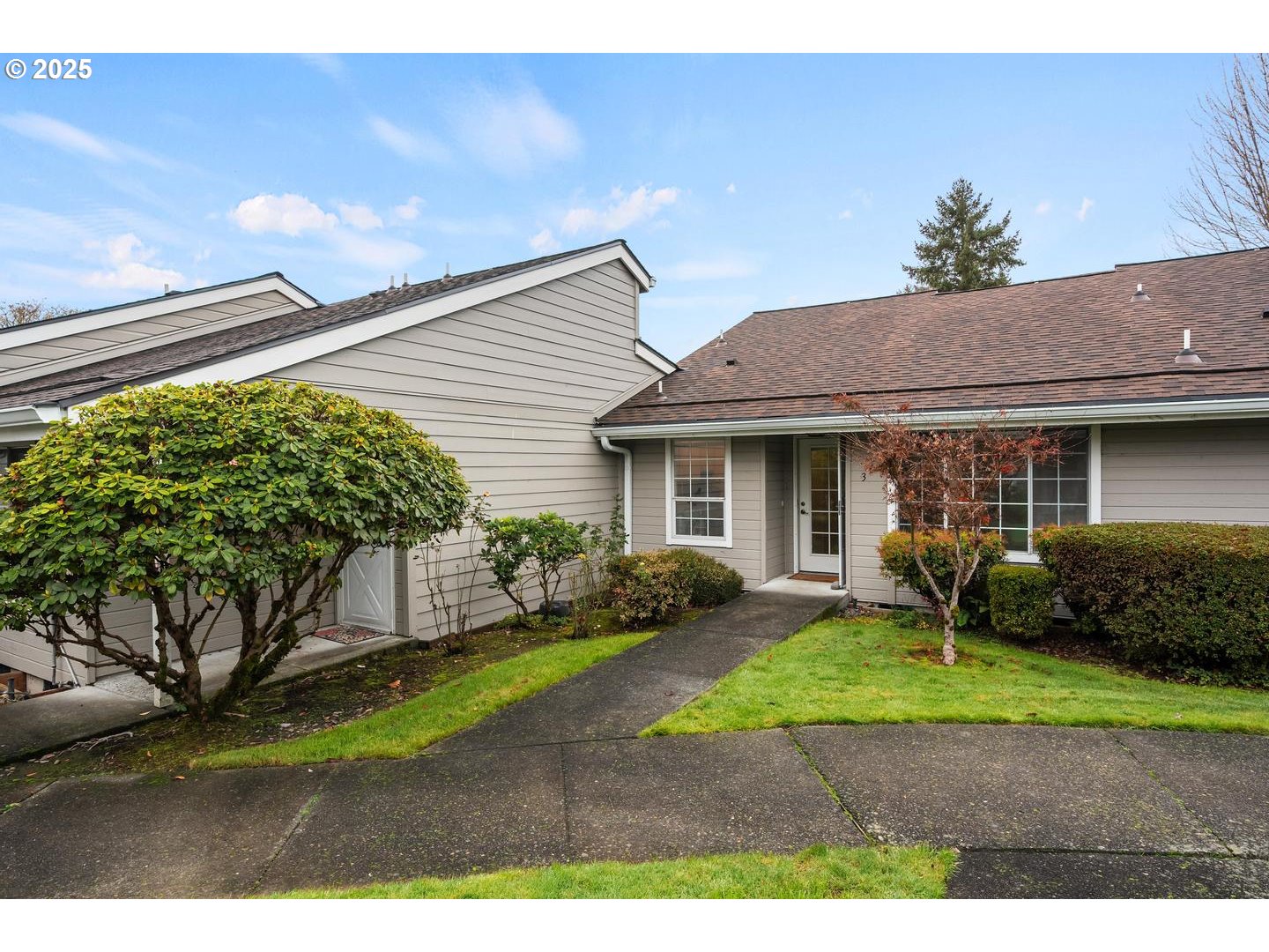 13775 Southwest Scholls Ferry Road, Unit 3 Beaverton, OR 97008 - Photo 2 of 46 Front Yard