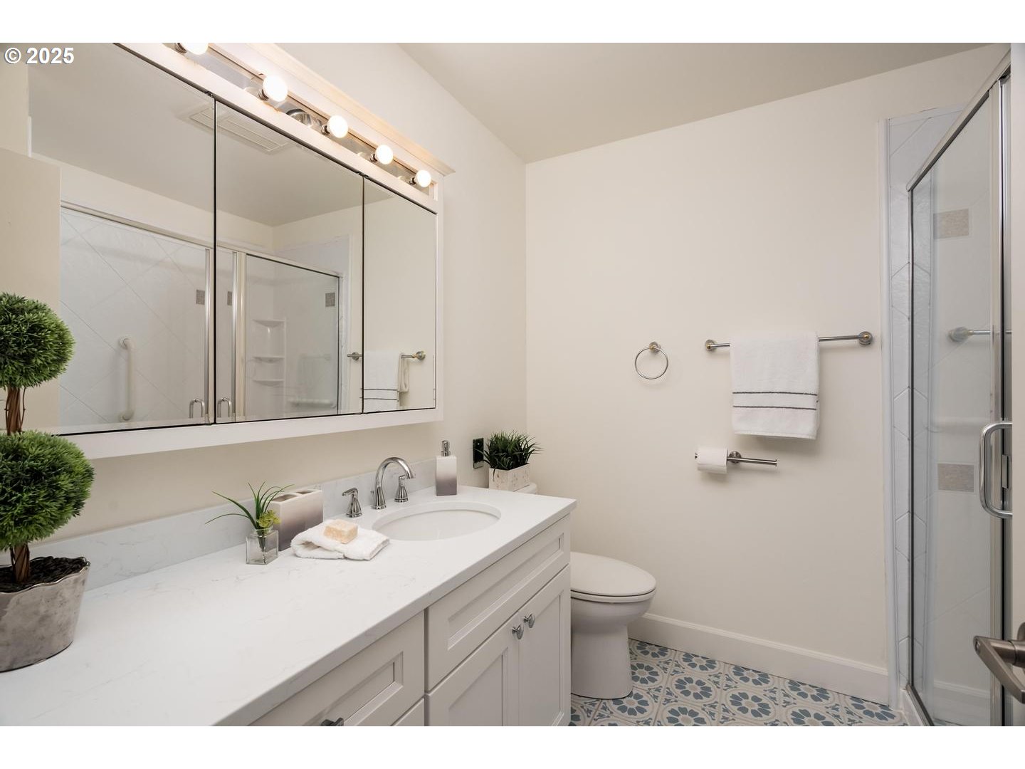 13775 Southwest Scholls Ferry Road, Unit 3 Beaverton, OR 97008 - Photo 22 of 46 Kitchen/Living Room