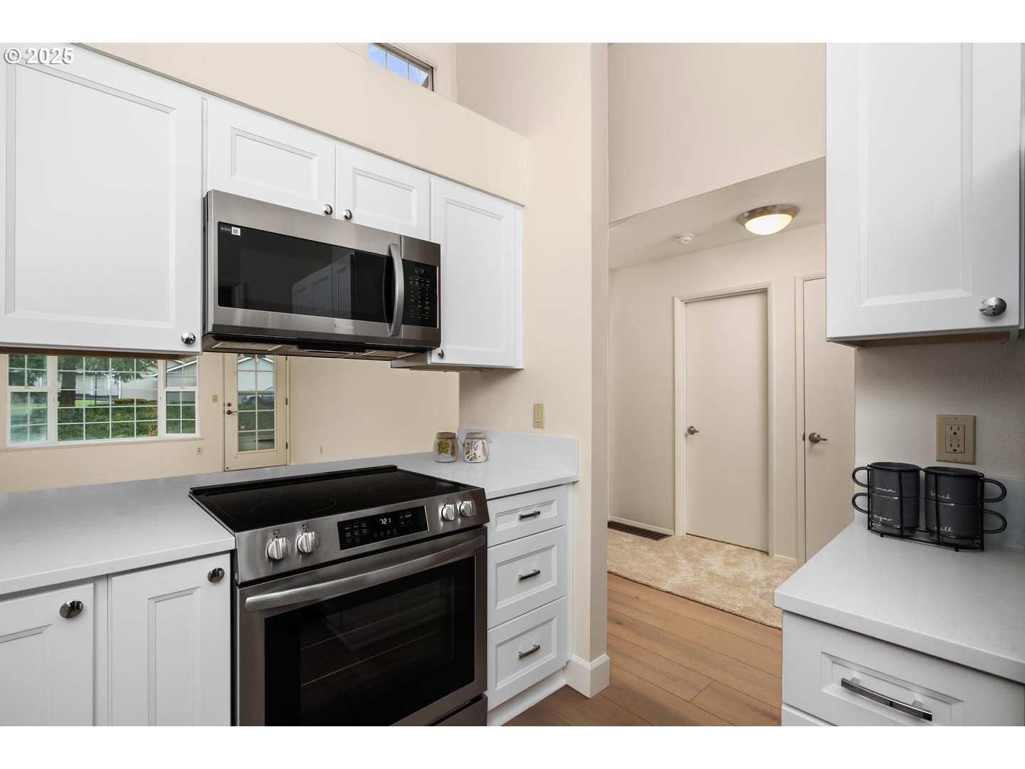 13775 Southwest Scholls Ferry Road, Unit 3 Beaverton, OR 97008 - Photo 6 of 46 Entrance/Foyer