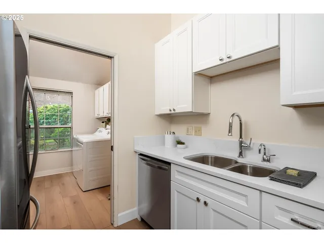 $224,000 | 13775 Southwest Scholls Ferry Road, Unit 3, Beaverton, OR 97008