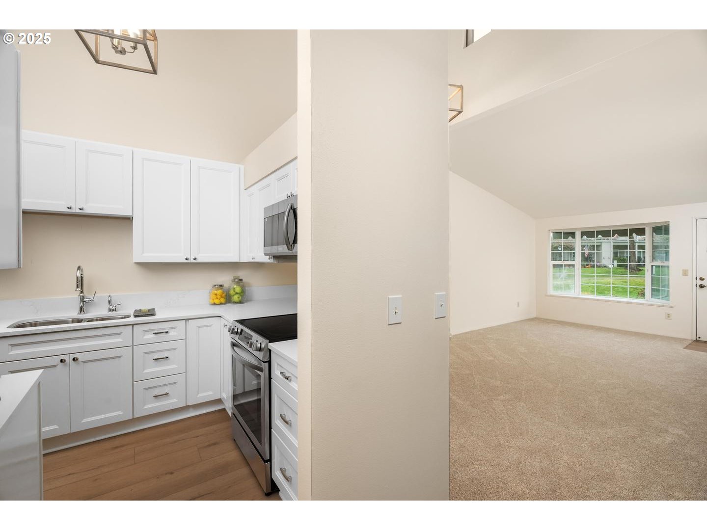 13775 Southwest Scholls Ferry Road, Unit 3 Beaverton, OR 97008 - Photo 9 of 46 Kitchen