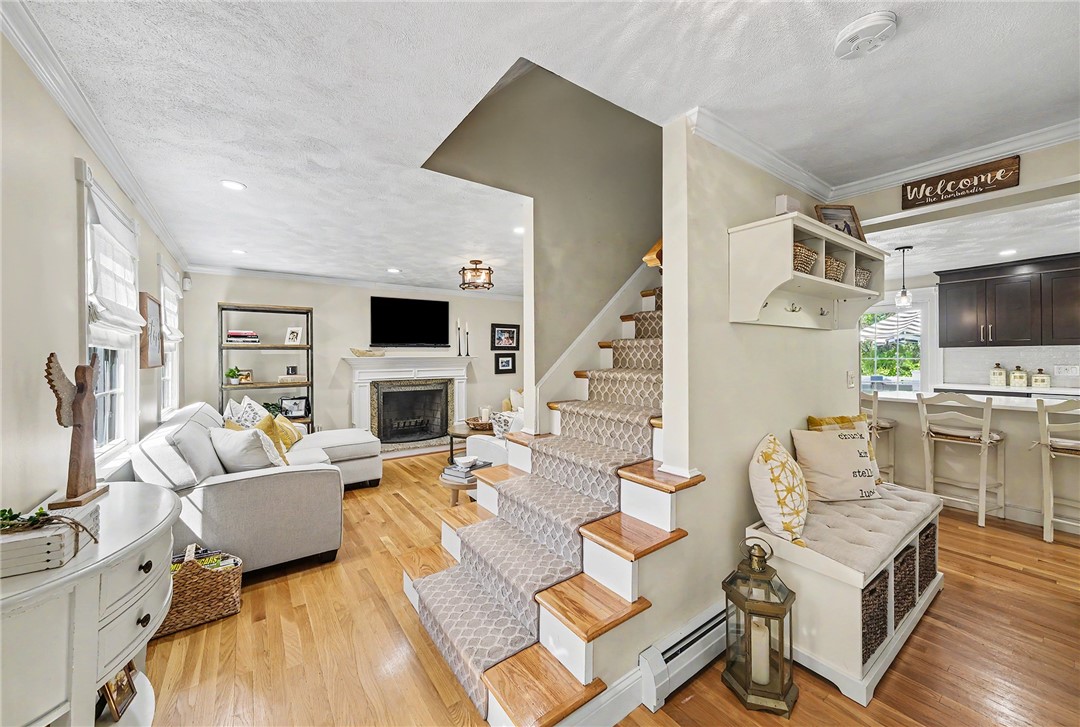 239 Abbott Run Valley Road Cumberland, RI 02864 - Photo 12 of 46