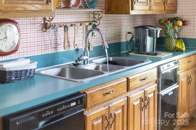 $825,000 | 425 Krimminger Avenue Southeast, Concord, NC 28025