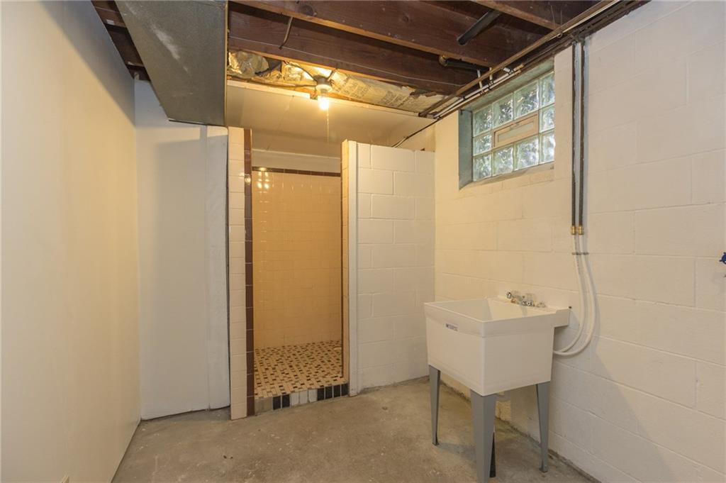 1153 Pentland Avenue Rochester, PA 15074 - Photo 17 of 23 The basement has an additional shower.