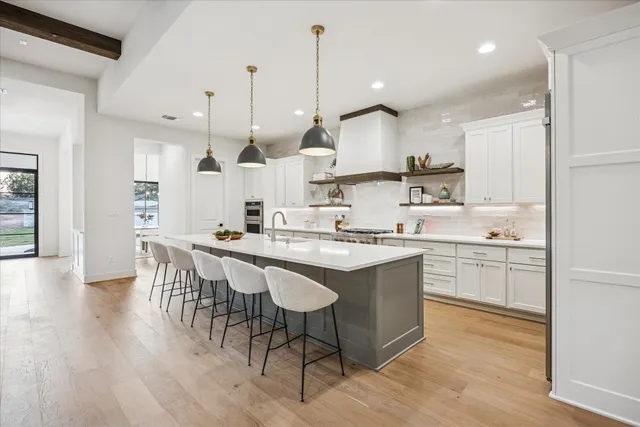 $1,299,000 | 307 Eocene, Horseshoe Bay, TX 78657