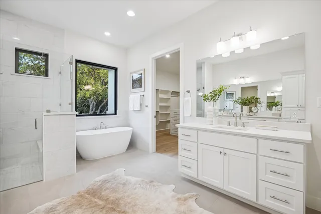 $1,299,000 | 307 Eocene, Horseshoe Bay, TX 78657