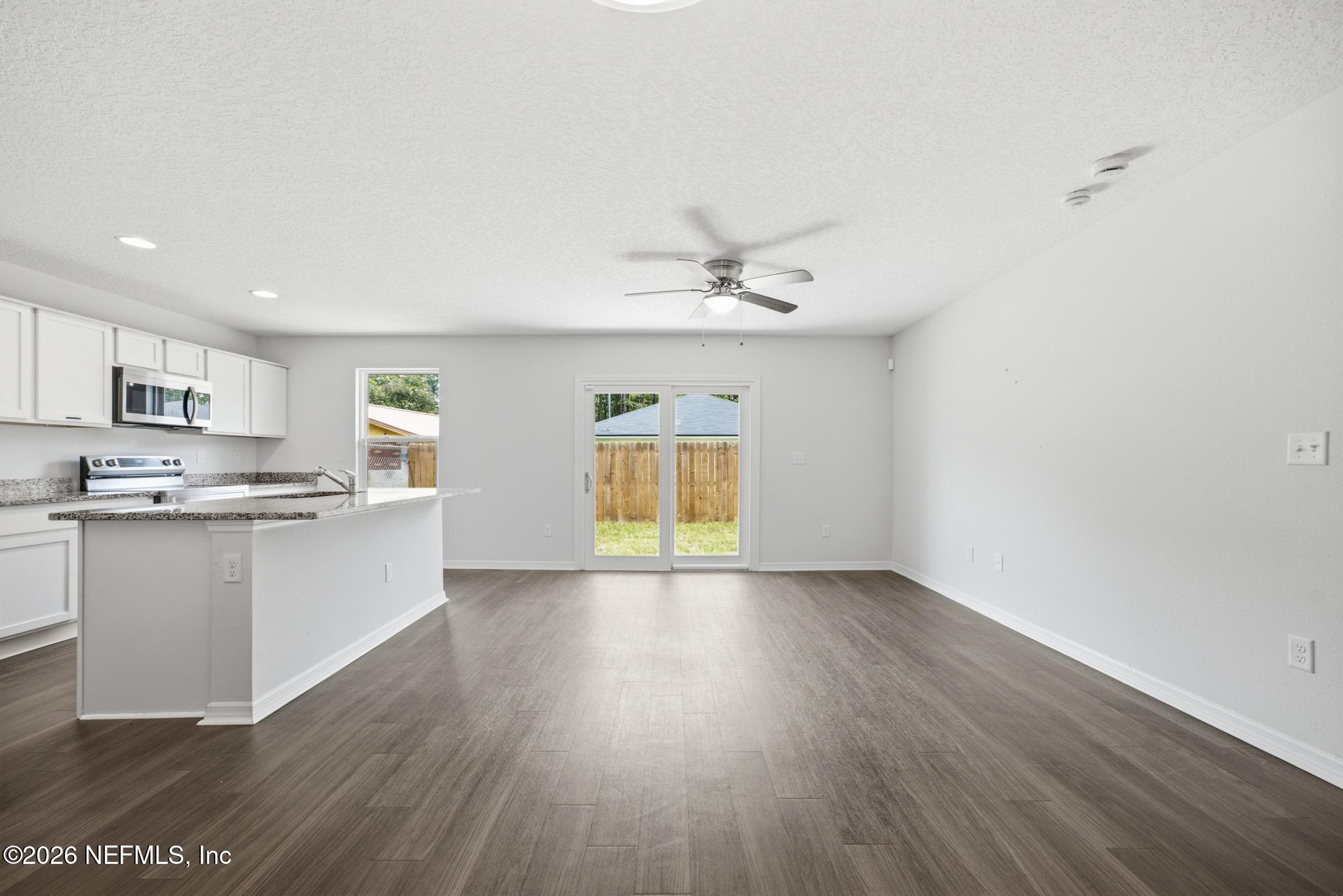 6219 Moncrief Road West Jacksonville, FL 32219 - Photo 5 of 32 Living Area