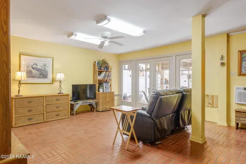 $260,000 | 223 West Port Street, St. Martinville, LA 70582