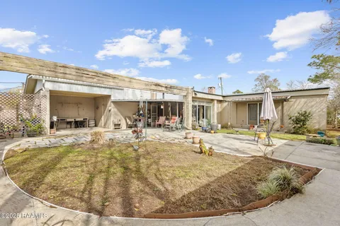 $260,000 | 223 West Port Street, St. Martinville, LA 70582