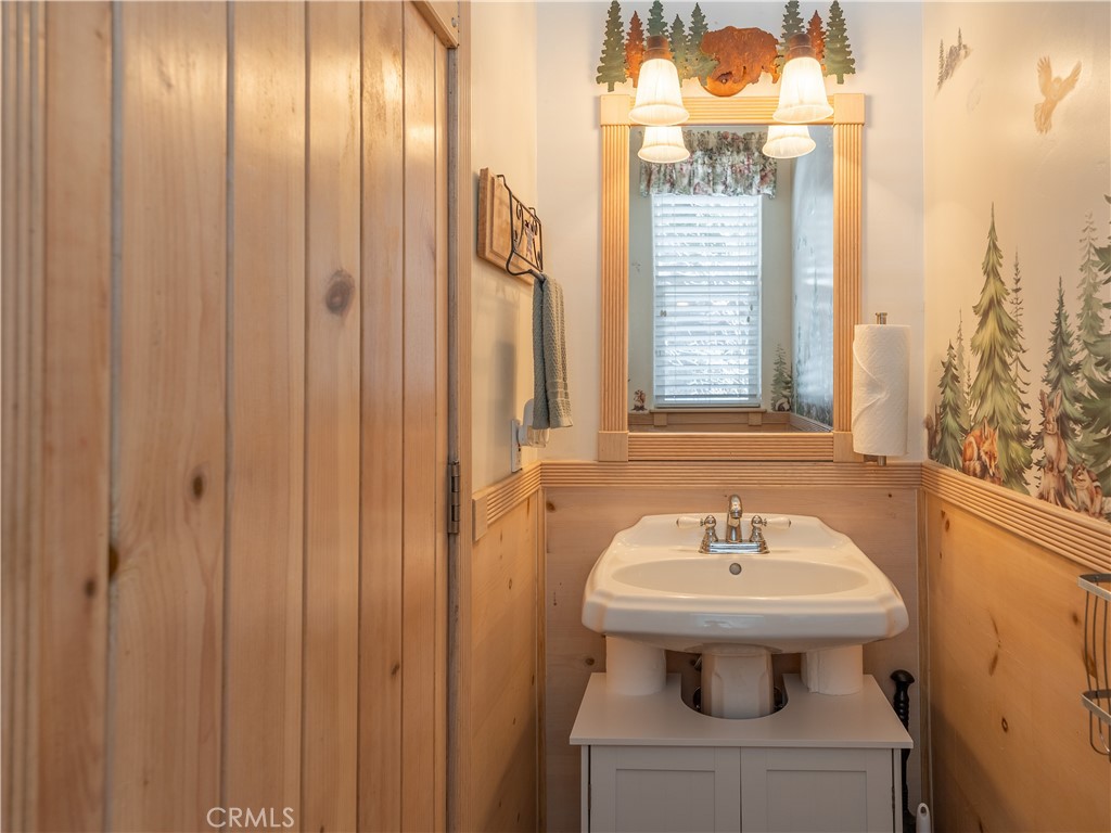 277 Grizzly Road Lake Arrowhead, CA 92352 - Photo 9 of 33