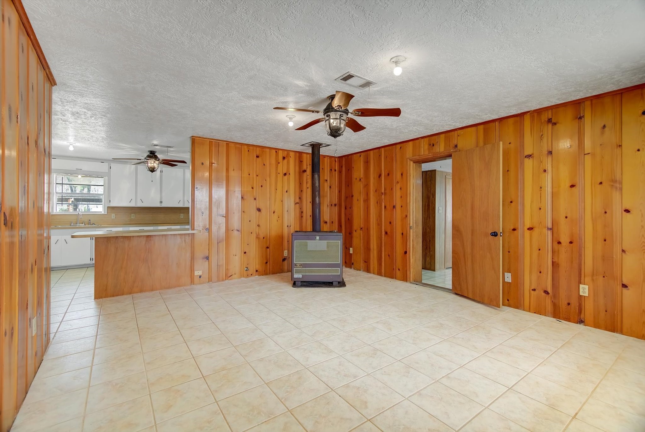 577 County Road 2251 Cleveland, TX 77327 - Photo 4 of 50