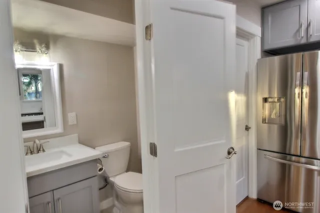 $590,000 | 15188 5th Lane South, Unit A, Burien, WA 98148