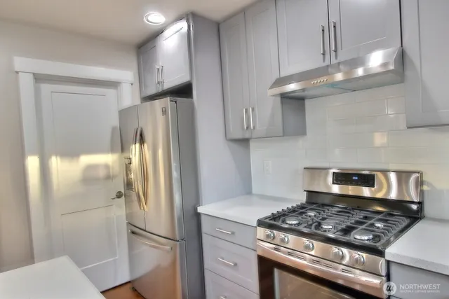 $590,000 | 15188 5th Lane South, Unit A, Burien, WA 98148