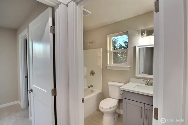 $590,000 | 15188 5th Lane South, Unit A, Burien, WA 98148