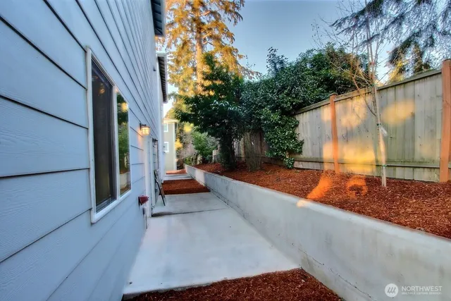 $590,000 | 15188 5th Lane South, Unit A, Burien, WA 98148