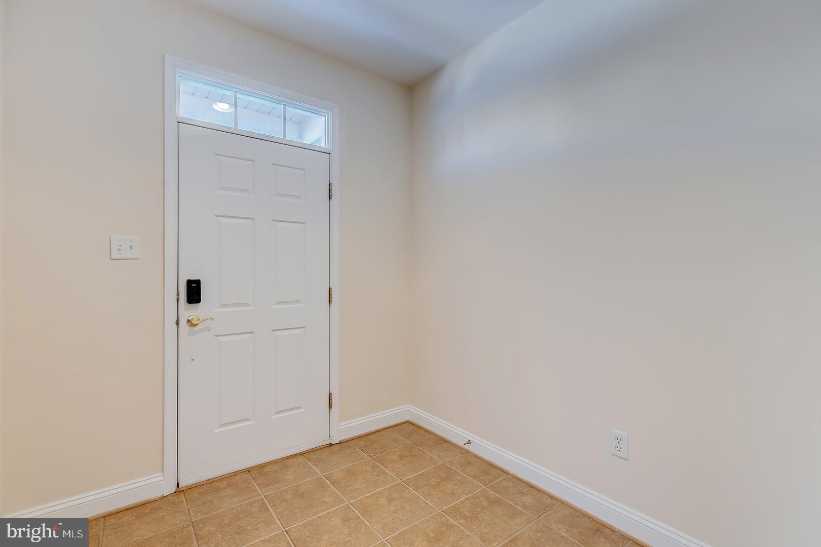 1010 Verdigris Way Odenton, MD 21113 - Photo 2 of 38 a view of small space