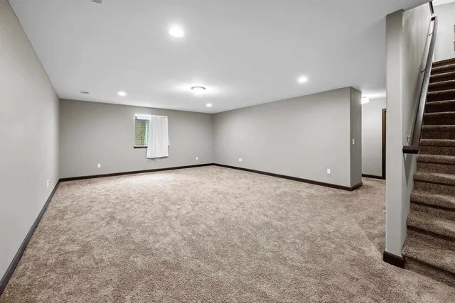 $379,900 | 1559 Olde Brandy Lane, Davenport, IA 52807