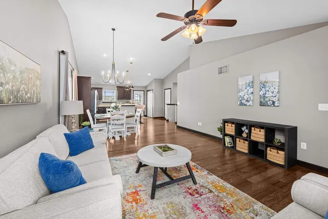 $379,900 | 1559 Olde Brandy Lane, Davenport, IA 52807