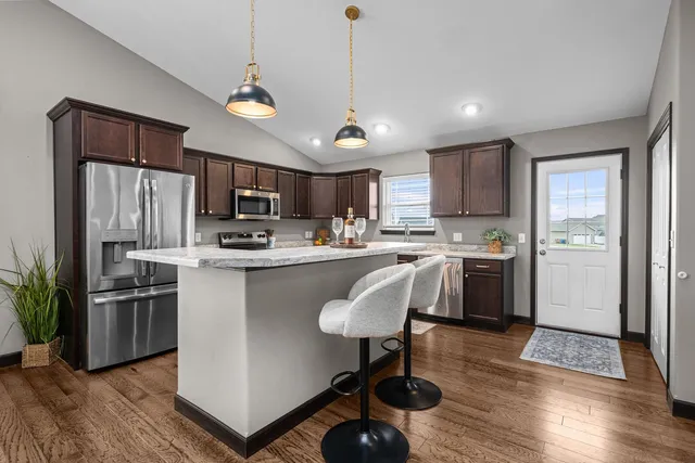 $379,900 | 1559 Olde Brandy Lane, Davenport, IA 52807