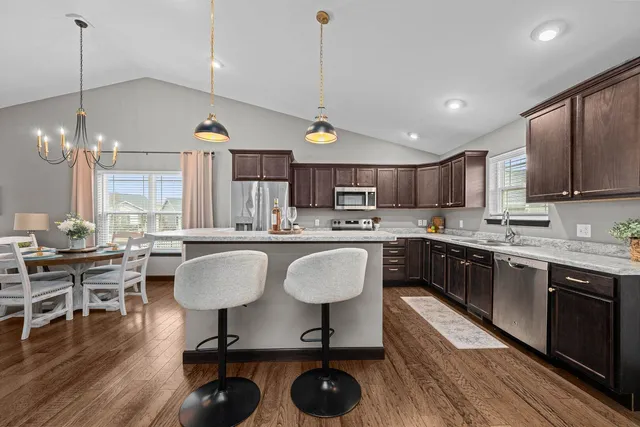 $379,900 | 1559 Olde Brandy Lane, Davenport, IA 52807