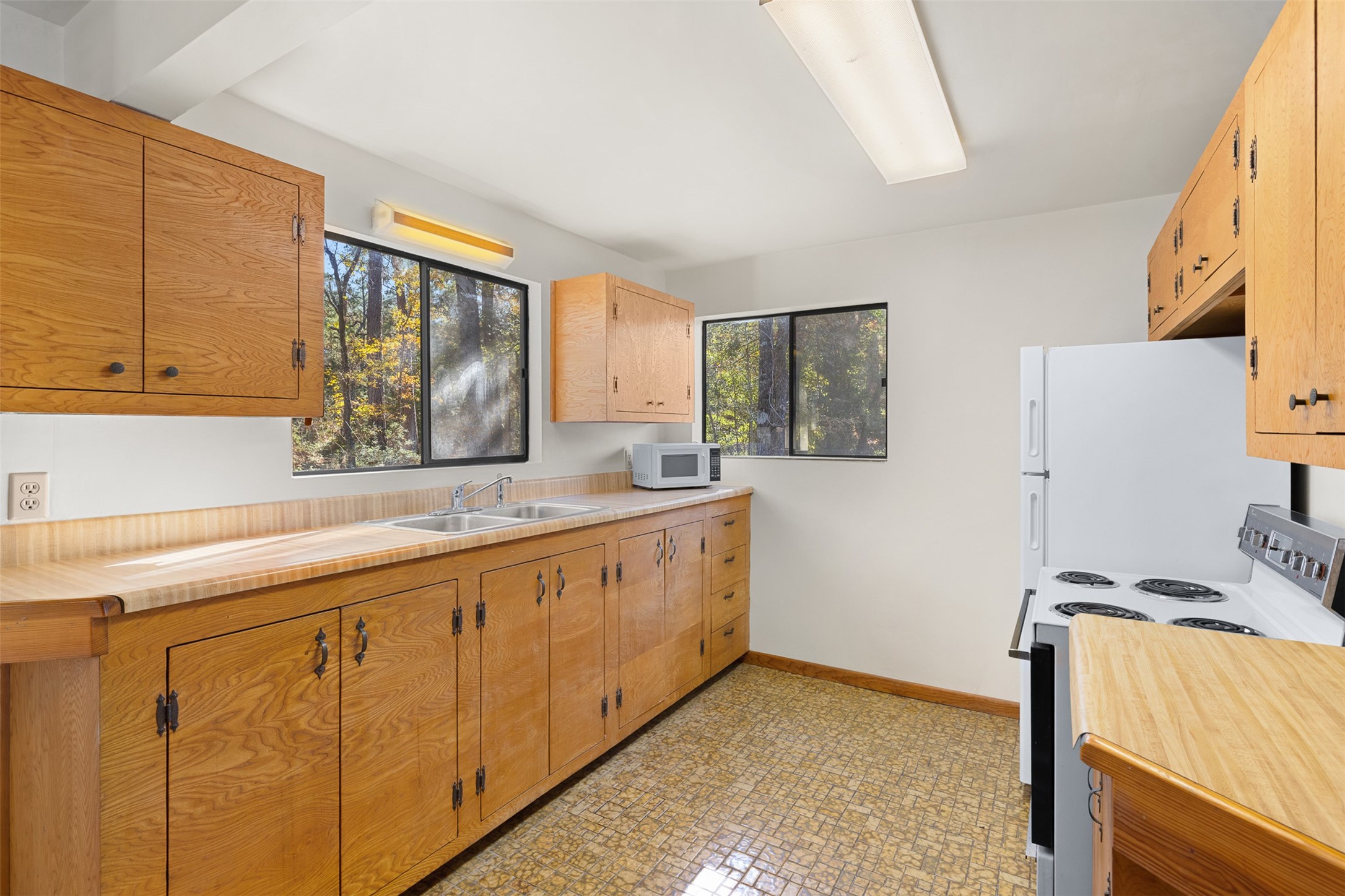 10845 Deer Ridge Road Bedias, TX 77831 - Photo 9 of 40