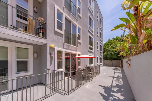 $3,600 | 10878 Bloomfield Street, Unit 107, Toluca Lake, CA 91602
