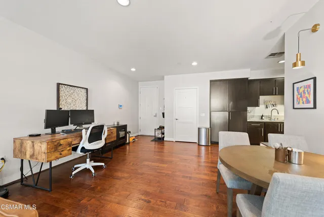 $3,600 | 10878 Bloomfield Street, Unit 107, Toluca Lake, CA 91602