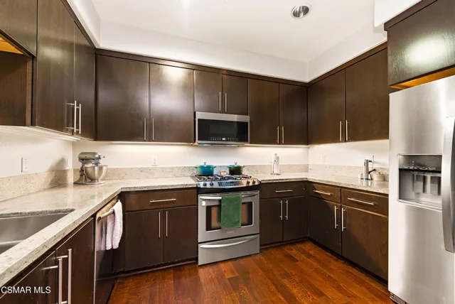 $3,600 | 10878 Bloomfield Street, Unit 107, Toluca Lake, CA 91602