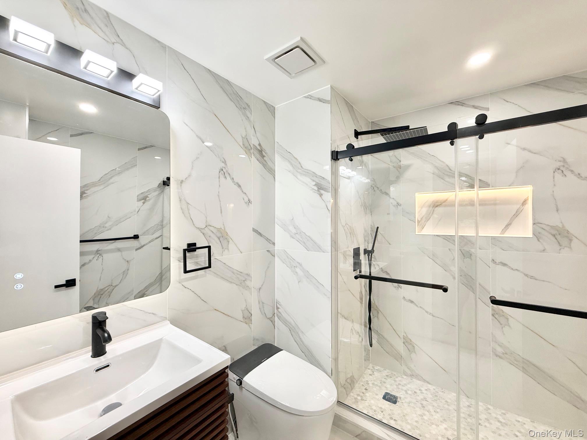 20 Baylis Place Syosset, NY 11791 - Photo 15 of 21