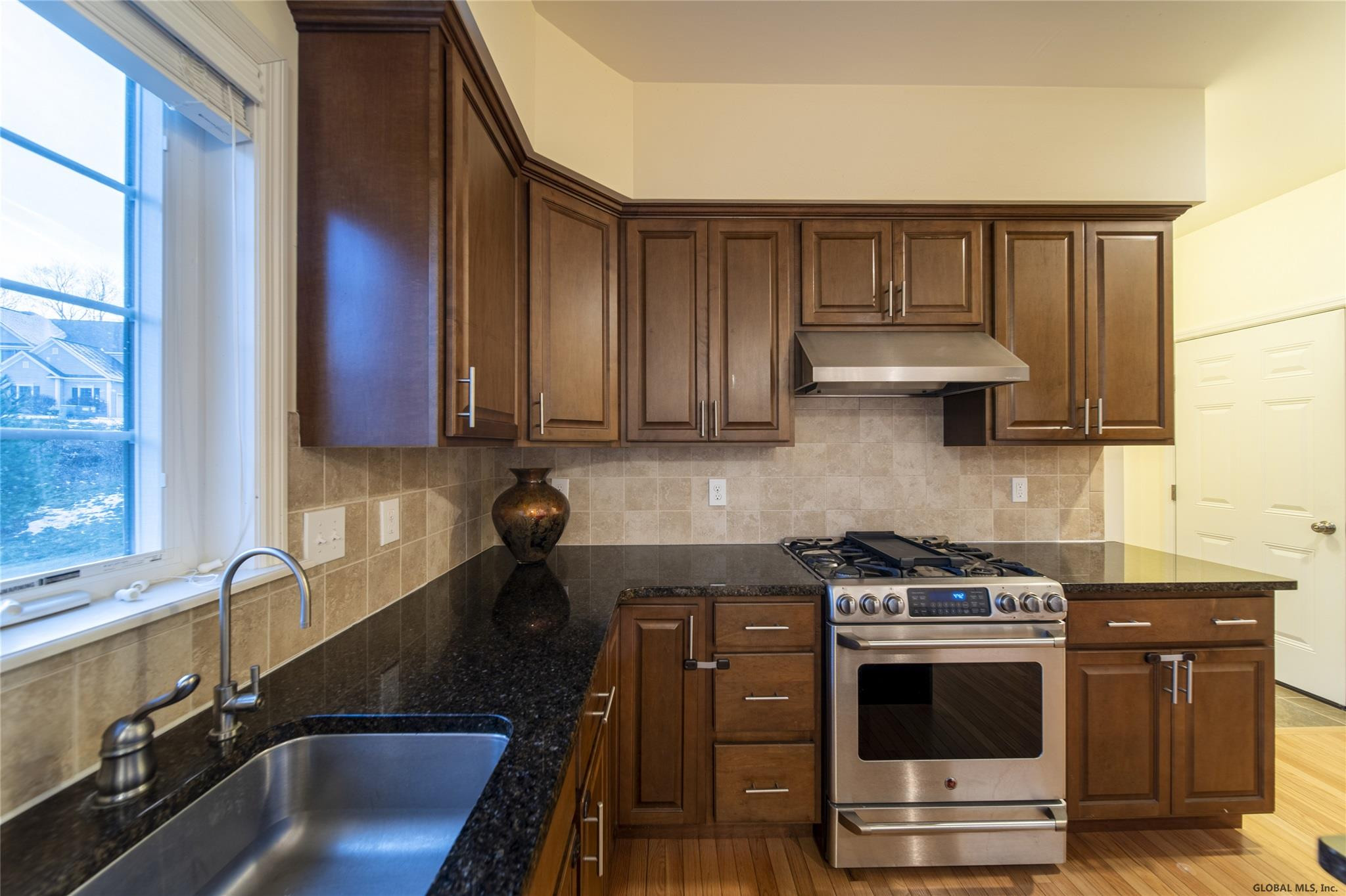 13 Addison Way Rexford, NY 12148 - Photo 8 of 28 Photo 8