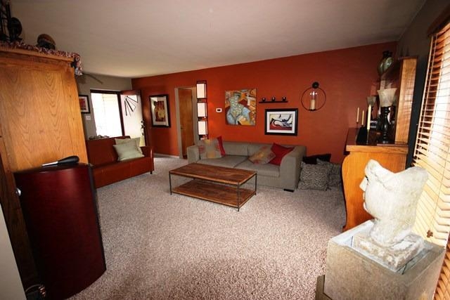 264 Southmoor Road Hammond, IN 46324 - Photo 2 of 10 640x427