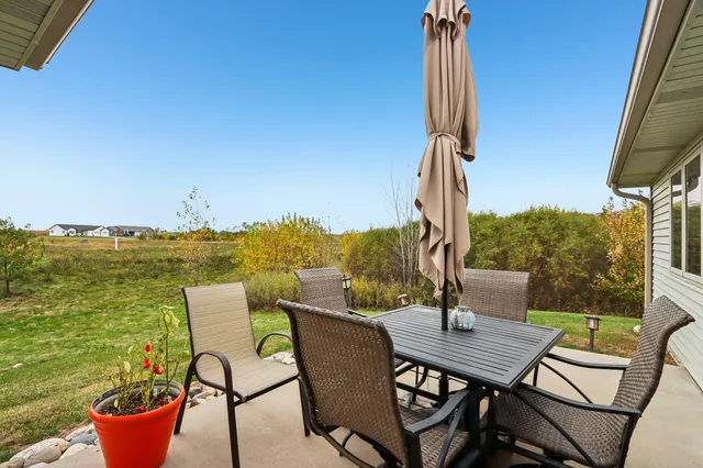 $400,000 | 219 Windmill Lane, Walworth, WI 53184