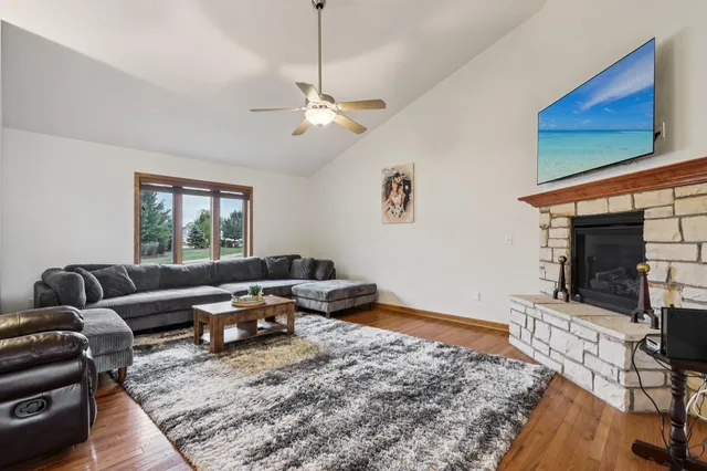 $400,000 | 219 Windmill Lane, Walworth, WI 53184