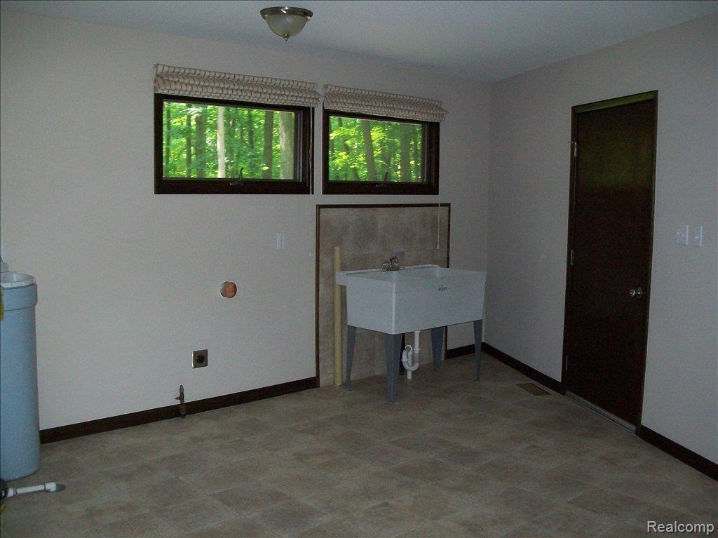 7301 Warren Road Ann Arbor, MI 48105 - Photo 25 of 25 100_0442