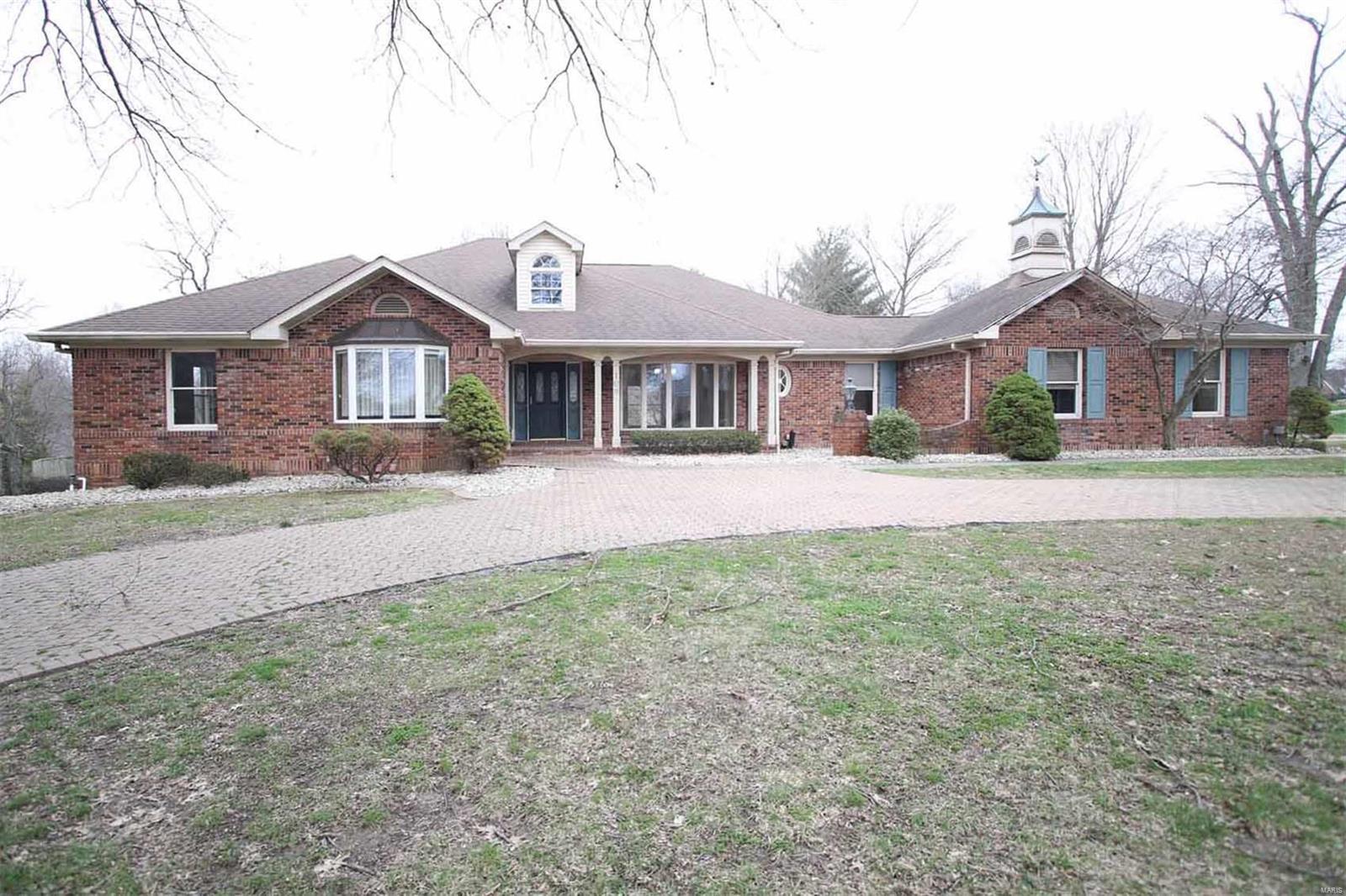 109 Red Fox Road Belleville, IL 62223 - Photo 1 of 53 Gallery Image 1