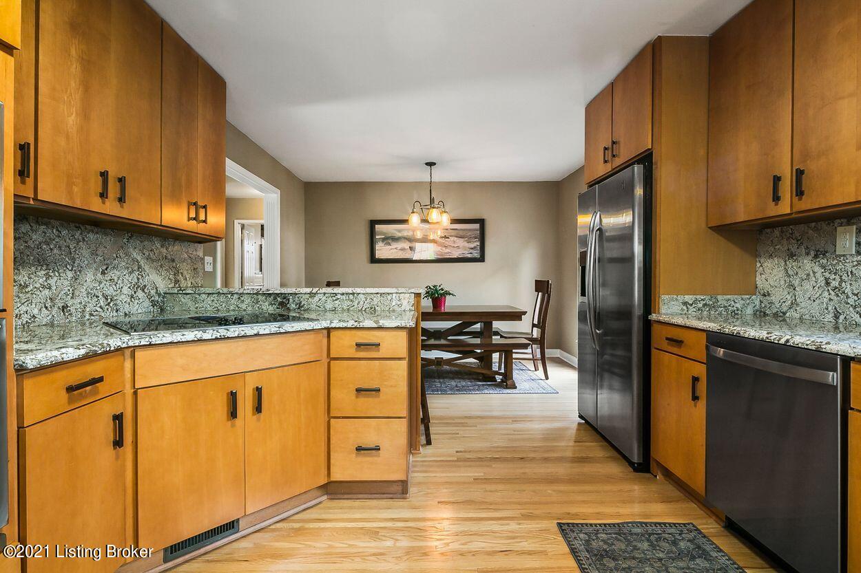 207 Hemingway Road Louisville, KY 40207 - Photo 14 of 36 14