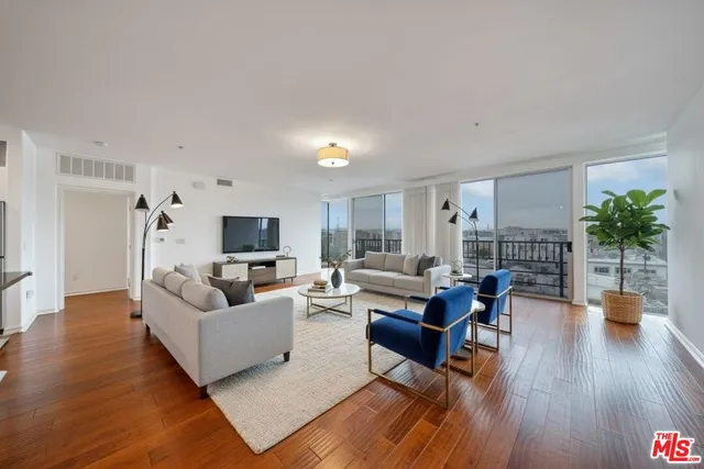 $925,000 | 629 Traction Avenue, Unit 609, Los Angeles, CA 90013