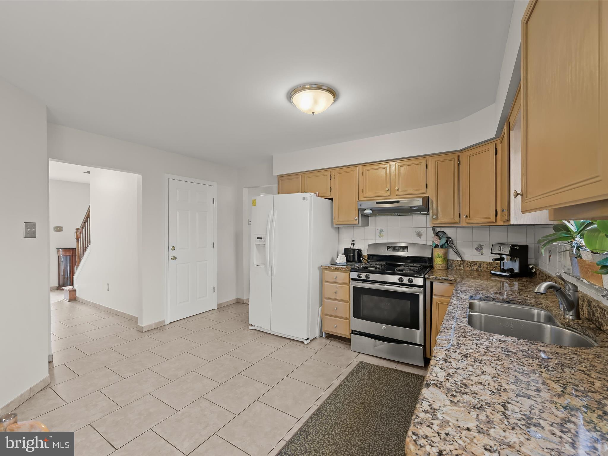 9440 Ridgeview Drive Columbia, MD 21046 - Photo 15 of 57 Kitchen