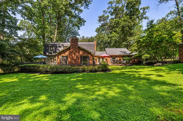 $905,000 | 13701 Summer Hill Drive, Phoenix, MD 21131