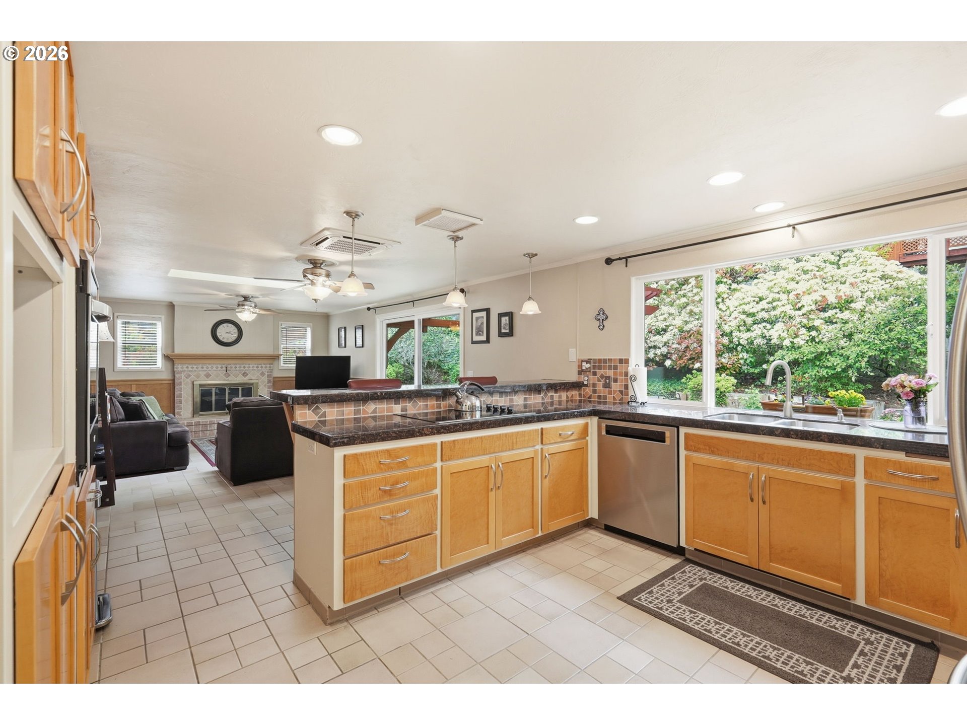 4032 Normandy Way Eugene, OR 97405 - Photo 12 of 48