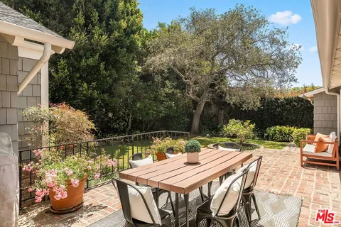 $4,799,000 | 432 Ocampo Drive, Pacific Palisades, CA 90272