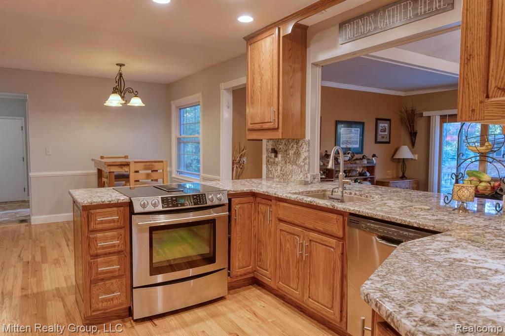 856 Spartan Drive Rochester Hills, MI 48309 - Photo 14 of 32