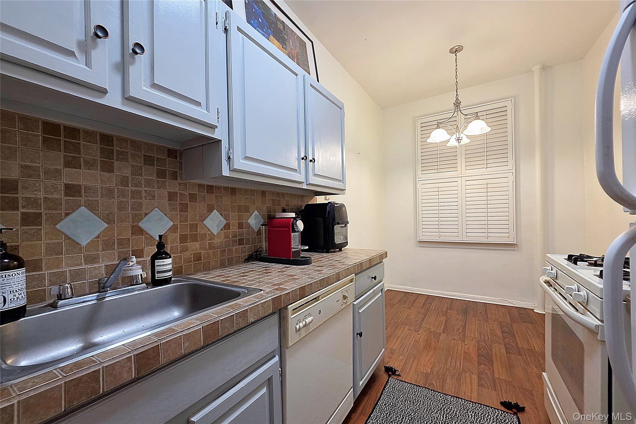 4 Maple Drive, Unit 1D Great Neck, NY 11021 - Photo 13 of 24