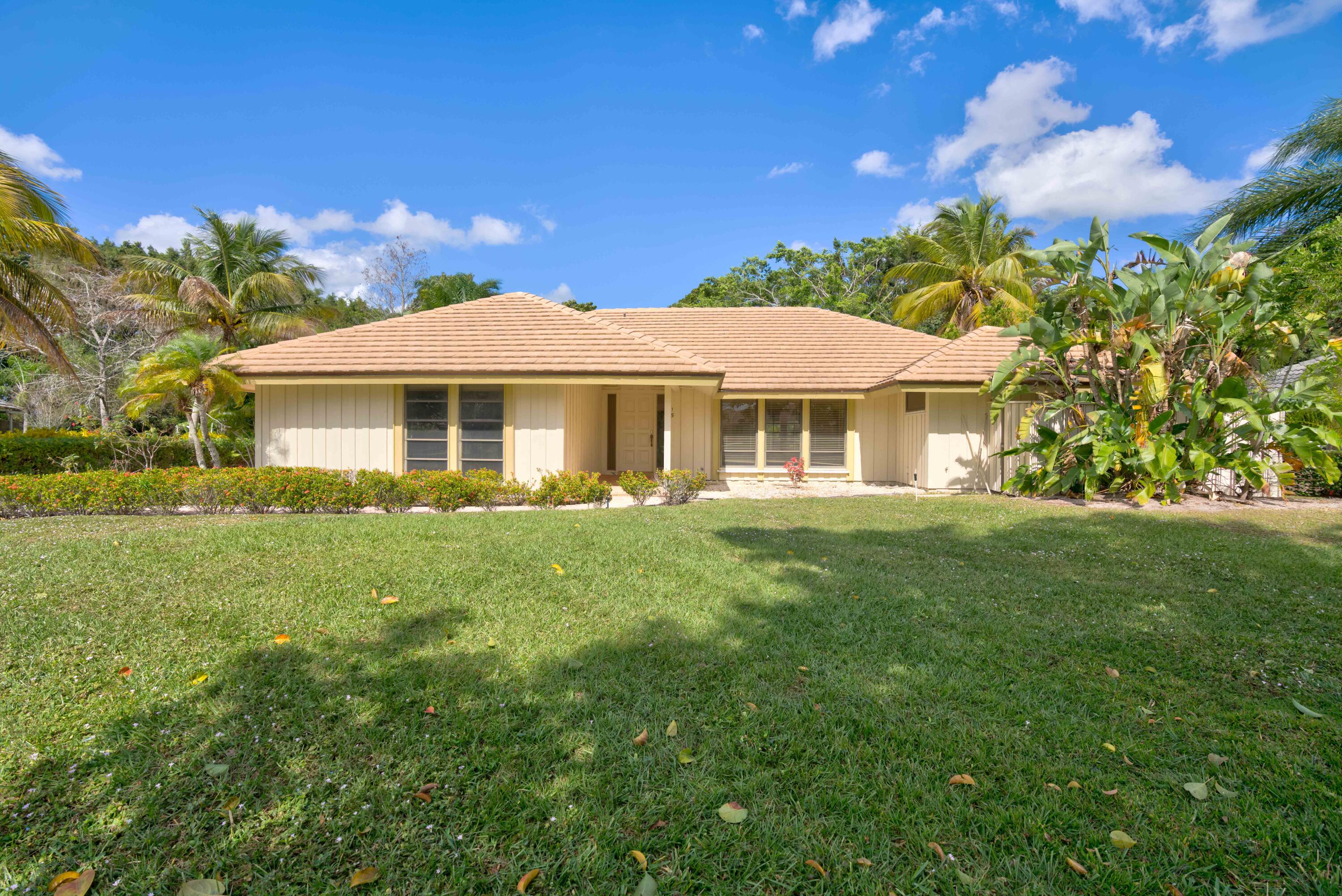 15 Dunbar Road Palm Beach Gardens, FL 33418 - Photo 1 of 45 Exterior