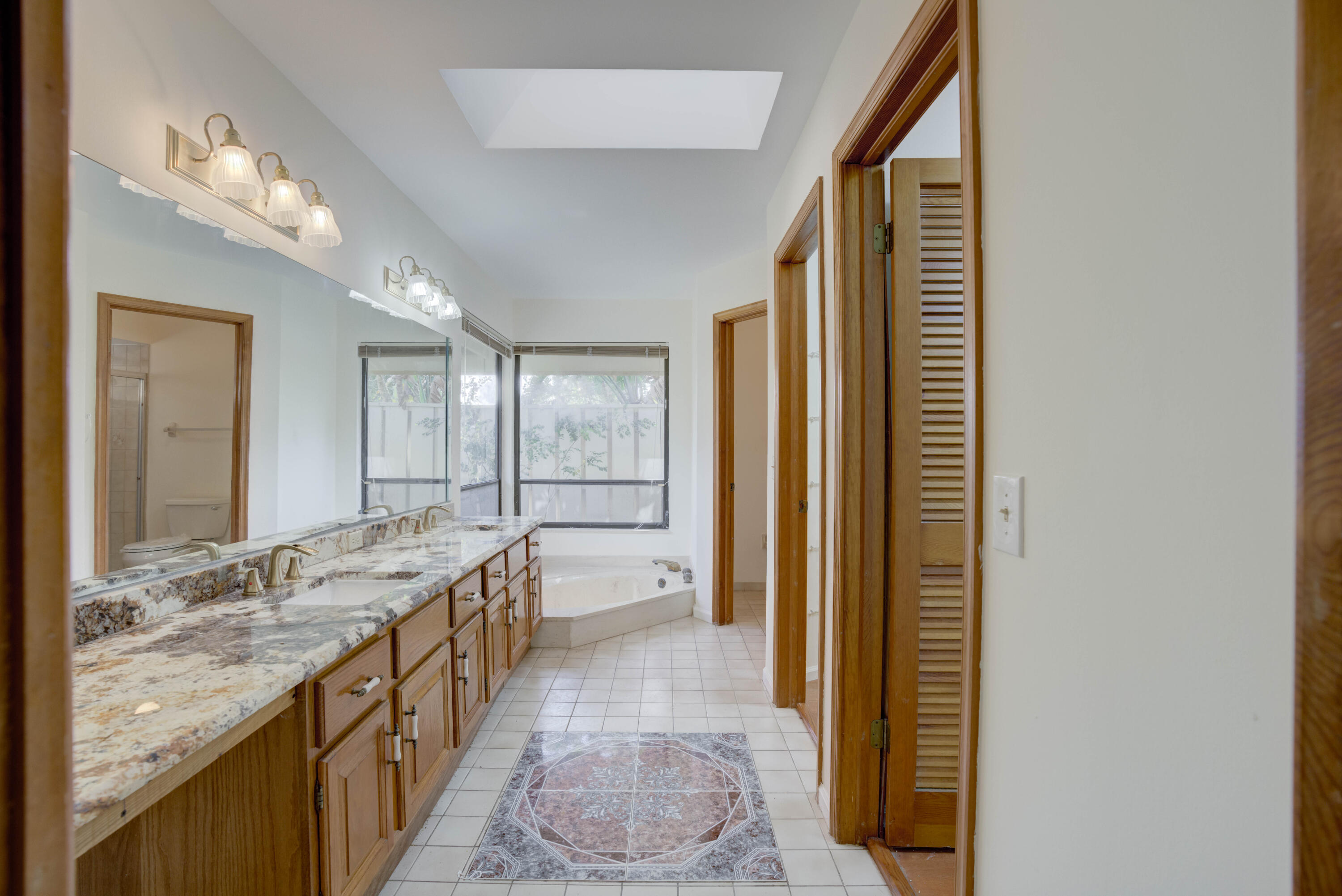 15 Dunbar Road Palm Beach Gardens, FL 33418 - Photo 13 of 45 Master Bathroom