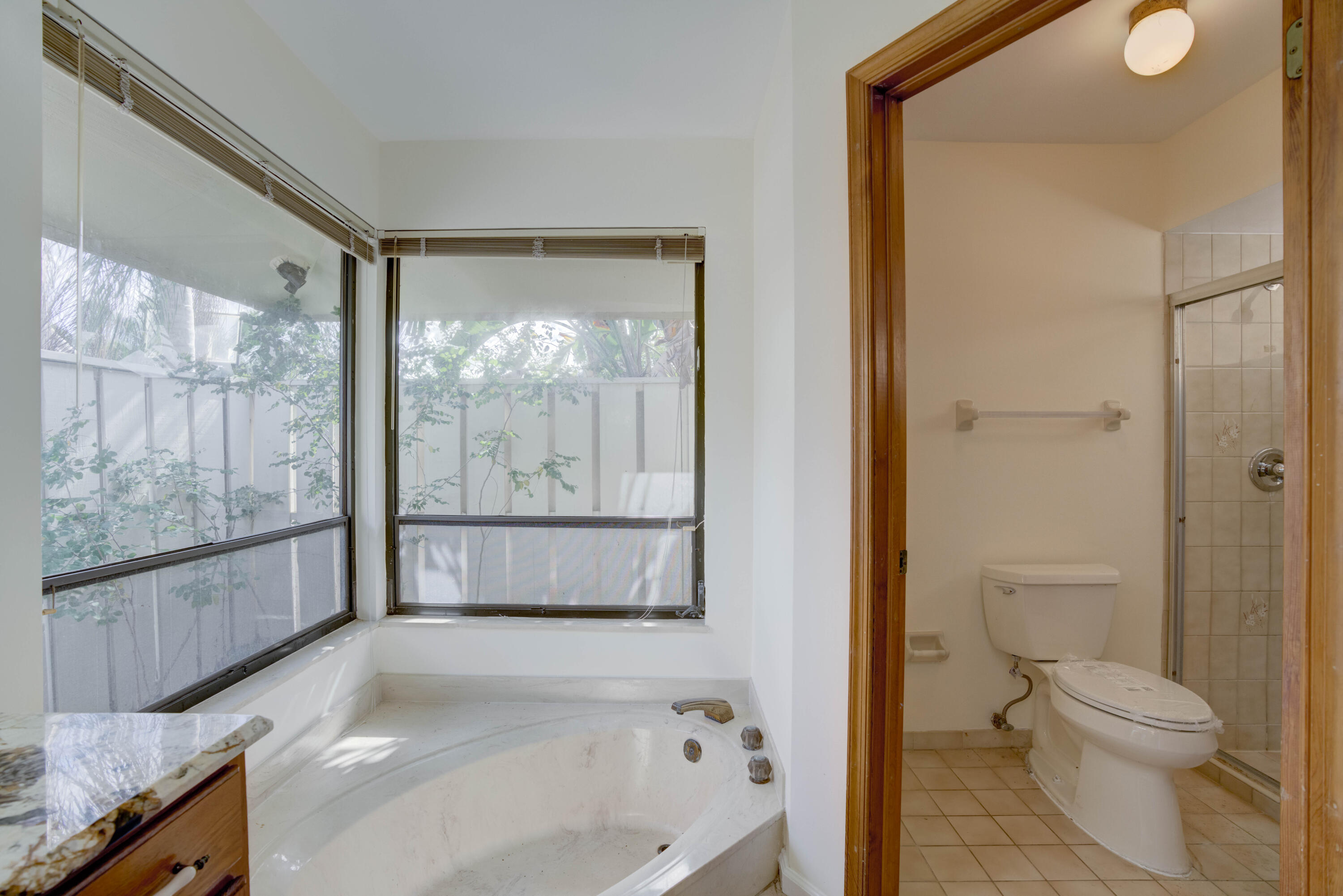 15 Dunbar Road Palm Beach Gardens, FL 33418 - Photo 14 of 45 Master Bathroom