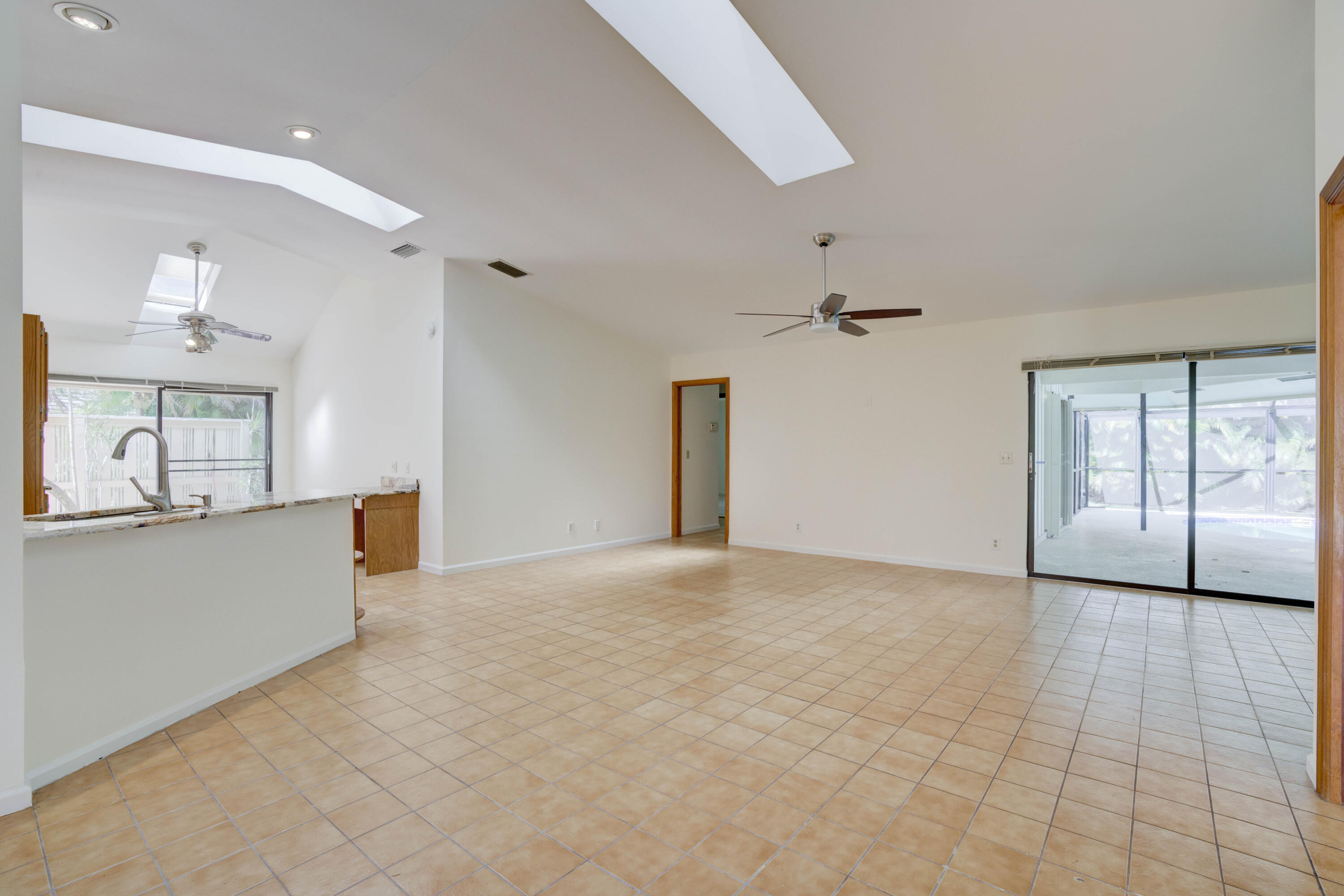 15 Dunbar Road Palm Beach Gardens, FL 33418 - Photo 31 of 45 Family Room