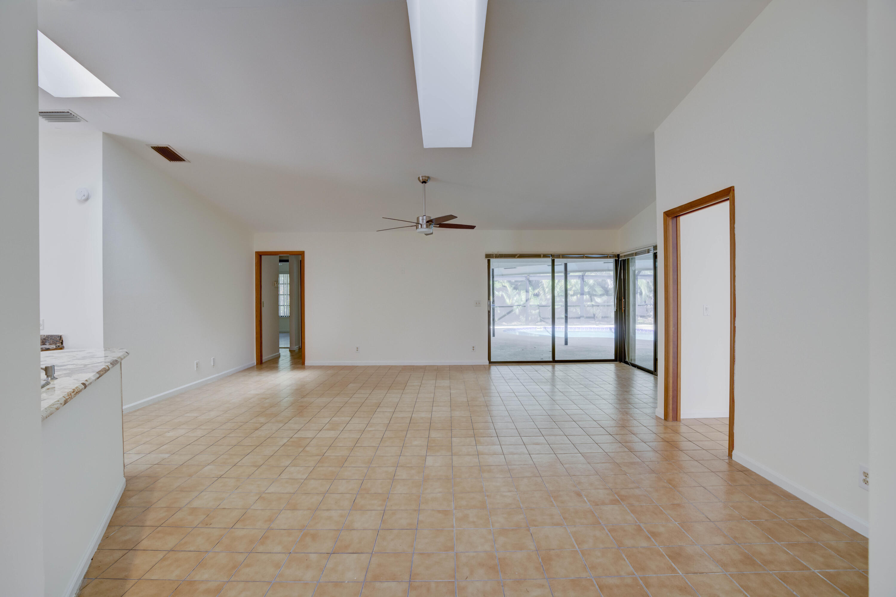 15 Dunbar Road Palm Beach Gardens, FL 33418 - Photo 32 of 45 Family Room