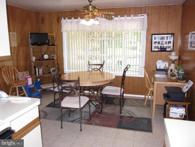 604 Lowander Lane Silver Spring, MD 20901 - Photo 14 of 30 Kitchen eating area with bay window